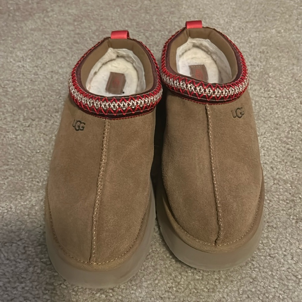 EUC UGG Tazz Platform Slipper Size 10